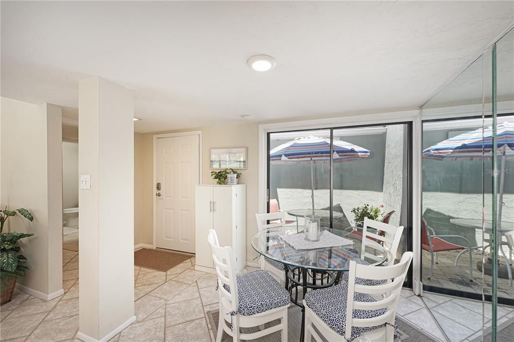For Rent: $2,950 (2 beds, 2 baths, 1178 Square Feet)