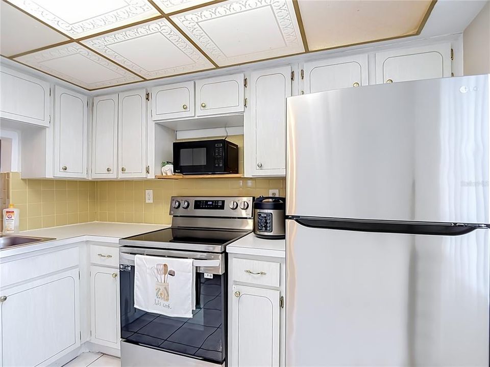 На продажу: $59,999 (2 спален, 2 ванн, 888 Квадратных фут)