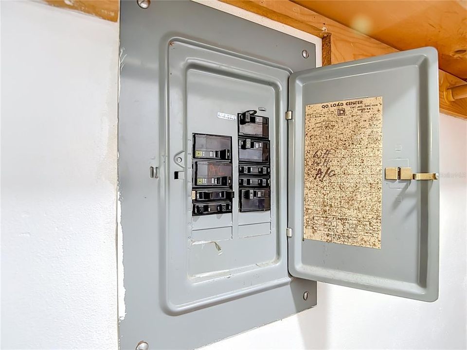 На продажу: $59,999 (2 спален, 2 ванн, 888 Квадратных фут)