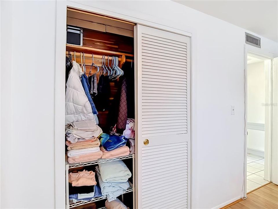 На продажу: $59,999 (2 спален, 2 ванн, 888 Квадратных фут)