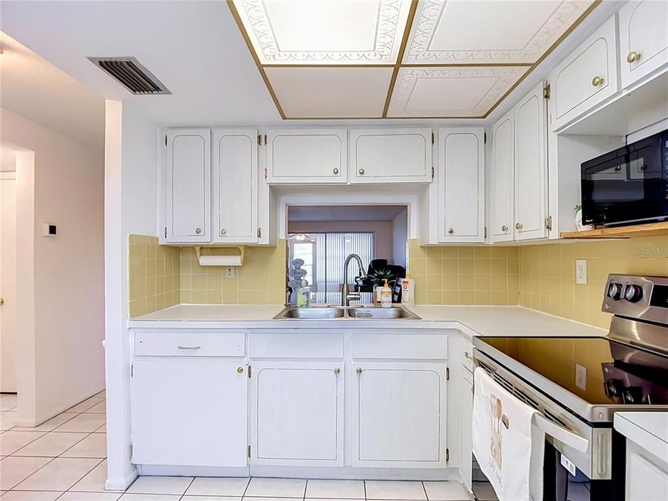 На продажу: $59,999 (2 спален, 2 ванн, 888 Квадратных фут)