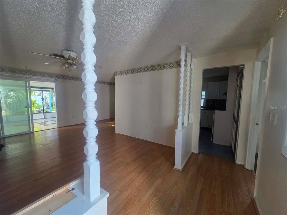 For Sale: $275,000 (3 beds, 2 baths, 1254 Square Feet)