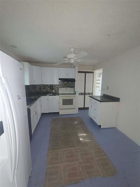 For Sale: $275,000 (3 beds, 2 baths, 1254 Square Feet)