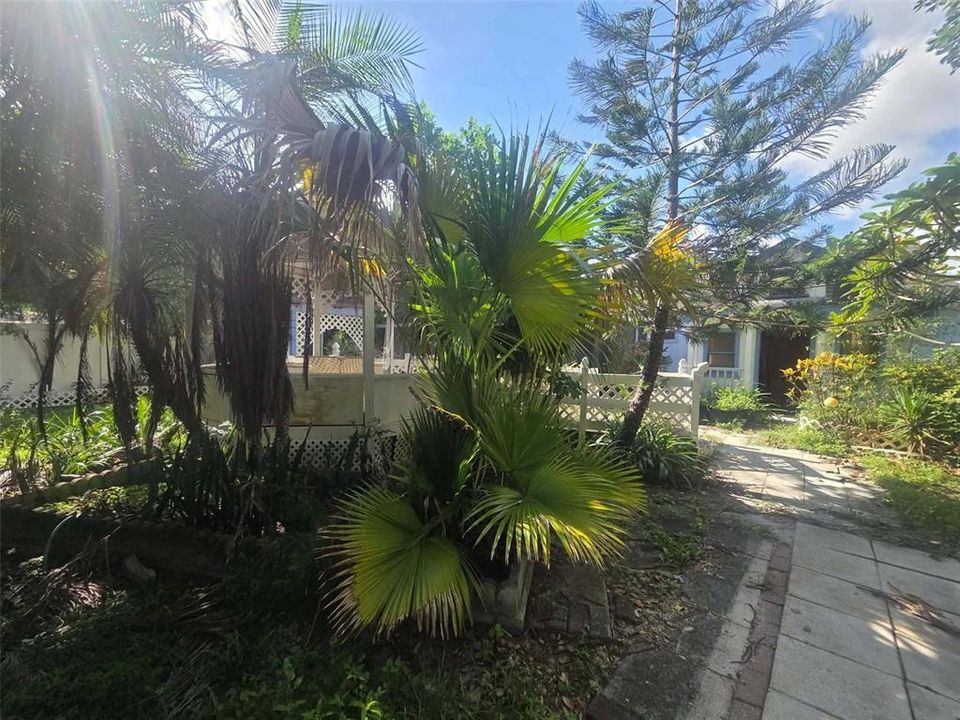 For Sale: $275,000 (3 beds, 2 baths, 1254 Square Feet)