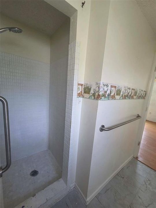 For Sale: $275,000 (3 beds, 2 baths, 1254 Square Feet)