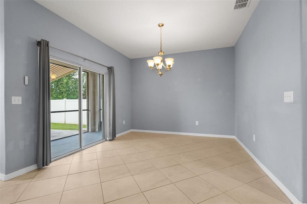 En Venta: $379,900 (3 camas, 2 baños, 2352 Pies cuadrados)