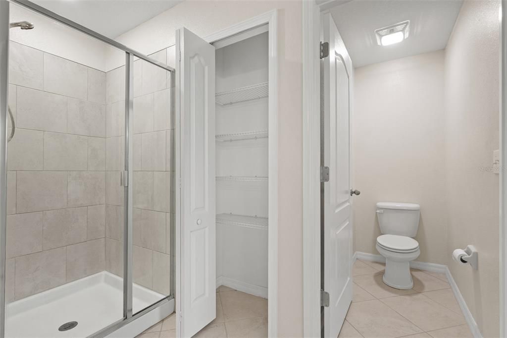 En Venta: $379,900 (3 camas, 2 baños, 2352 Pies cuadrados)