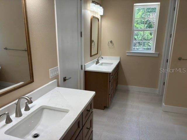 En Venta: $448,500 (3 camas, 2 baños, 1928 Pies cuadrados)