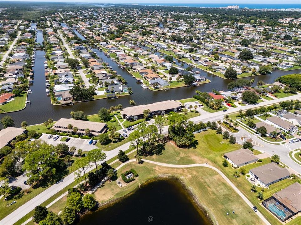 For Sale: $199,000 (2 beds, 2 baths, 986 Square Feet)