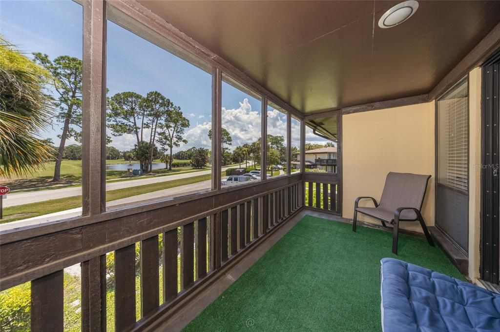 For Sale: $199,000 (2 beds, 2 baths, 986 Square Feet)