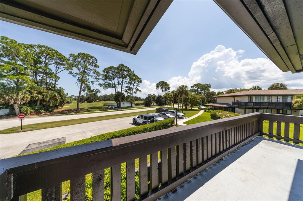 For Sale: $199,000 (2 beds, 2 baths, 986 Square Feet)