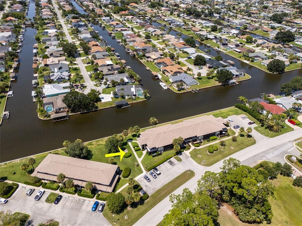 For Sale: $199,000 (2 beds, 2 baths, 986 Square Feet)