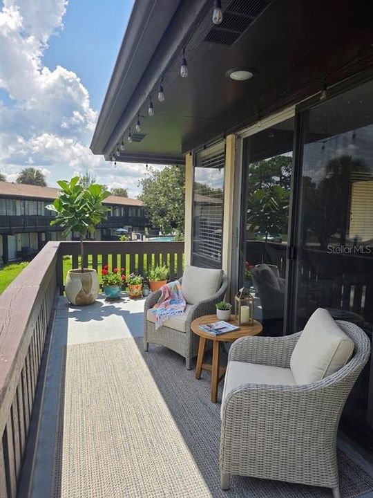 For Sale: $199,000 (2 beds, 2 baths, 986 Square Feet)