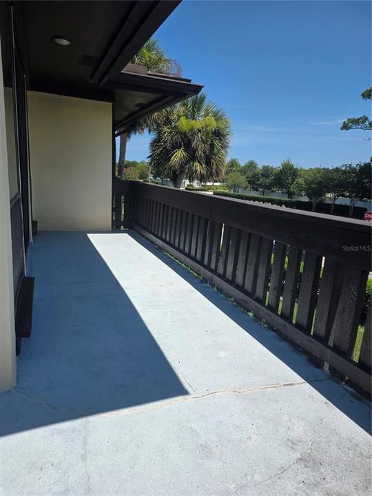 For Sale: $199,000 (2 beds, 2 baths, 986 Square Feet)