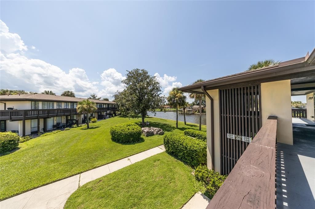 For Sale: $199,000 (2 beds, 2 baths, 986 Square Feet)