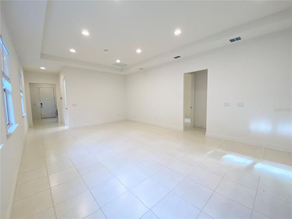 For Rent: $2,900 (3 beds, 2 baths, 1698 Square Feet)