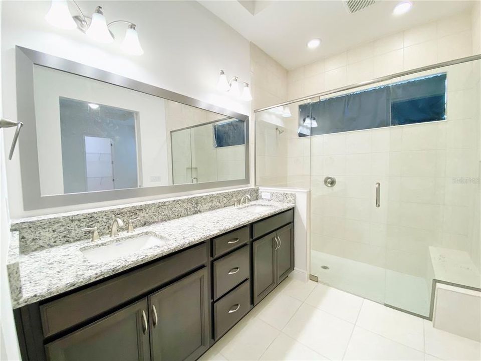 For Rent: $2,900 (3 beds, 2 baths, 1698 Square Feet)