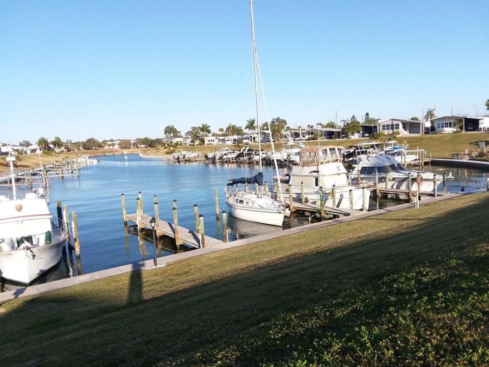 For Sale: $199,000 (1 beds, 1 baths, 792 Square Feet)
