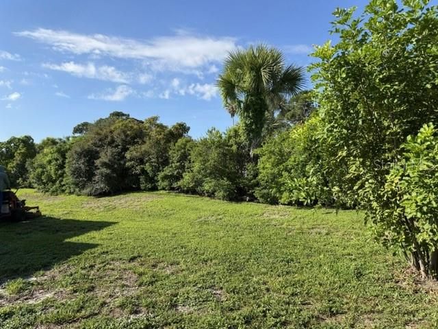 For Sale: $199,000 (1 beds, 1 baths, 792 Square Feet)
