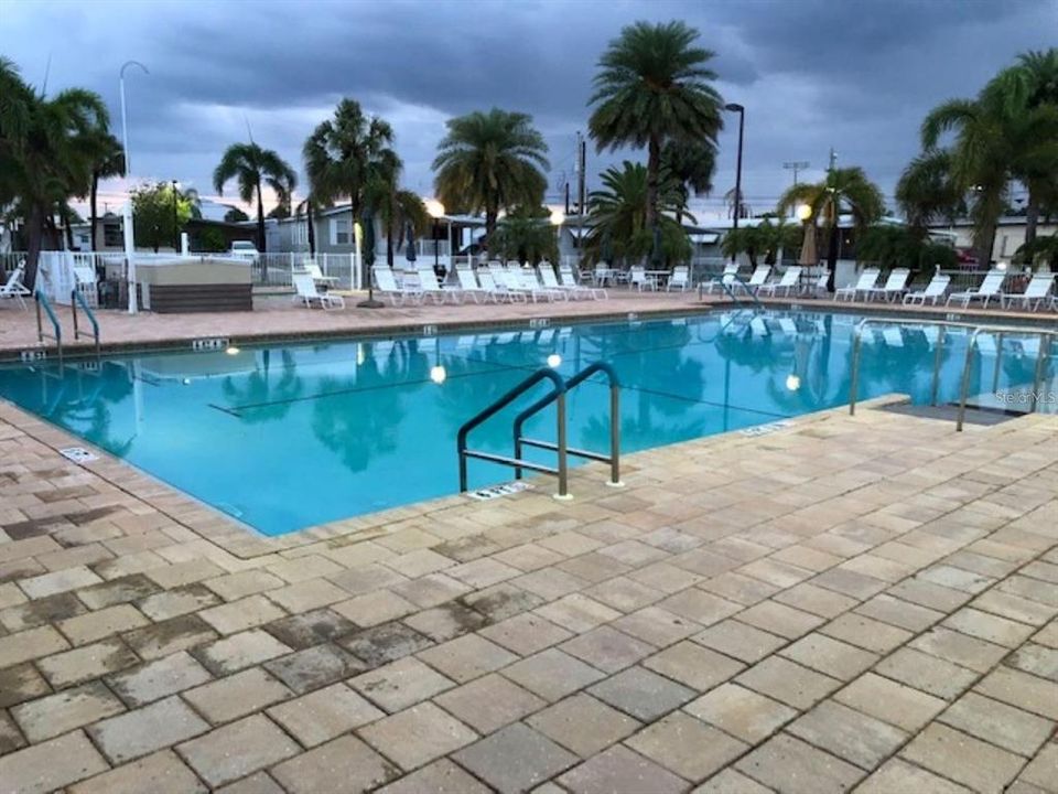 For Sale: $199,000 (1 beds, 1 baths, 792 Square Feet)