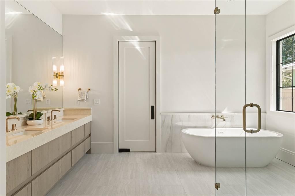 For Sale: $2,950,000 (5 beds, 5 baths, 3501 Square Feet)