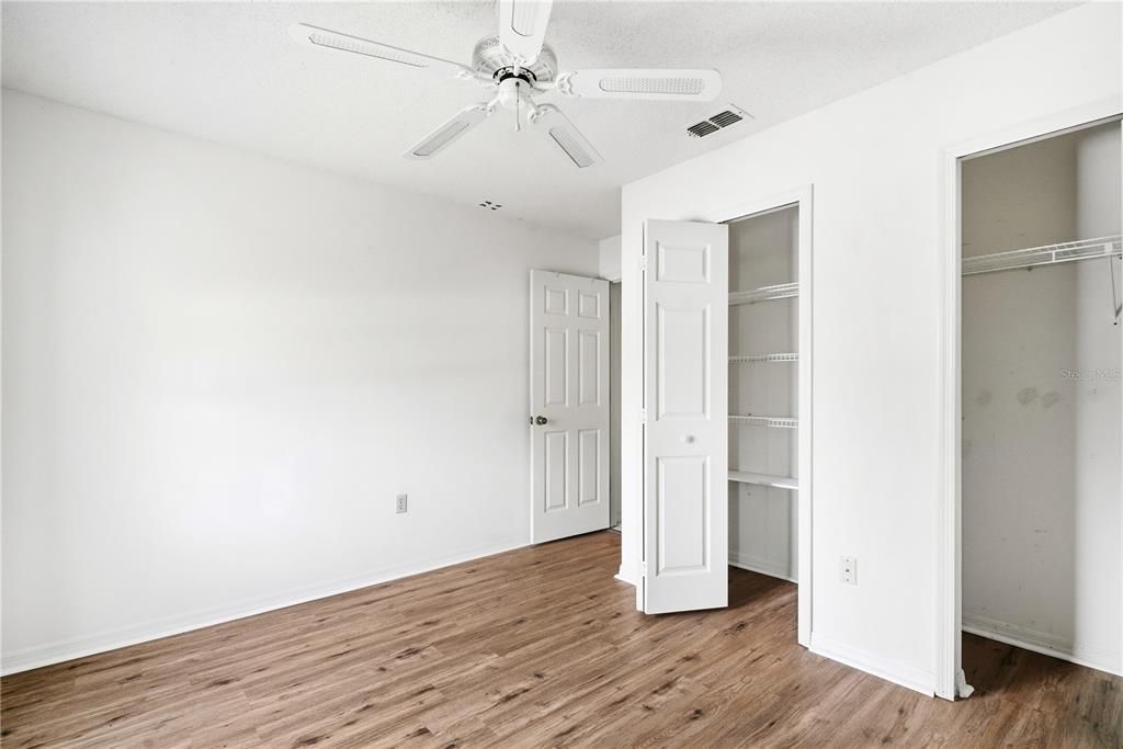 For Sale: $220,000 (3 beds, 2 baths, 1259 Square Feet)