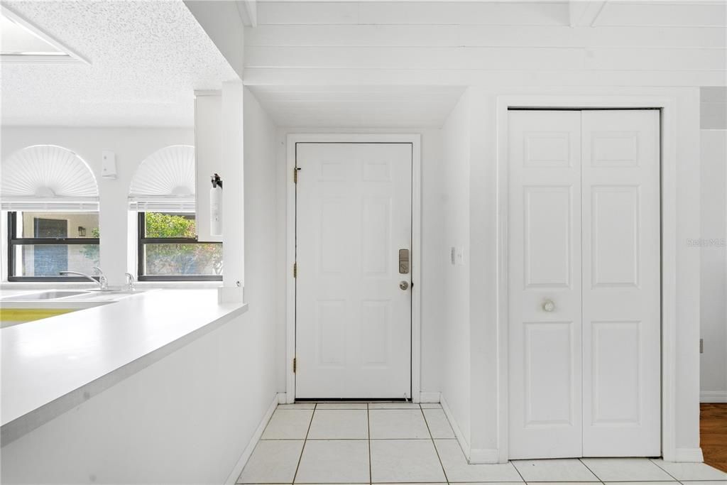 For Sale: $220,000 (3 beds, 2 baths, 1259 Square Feet)