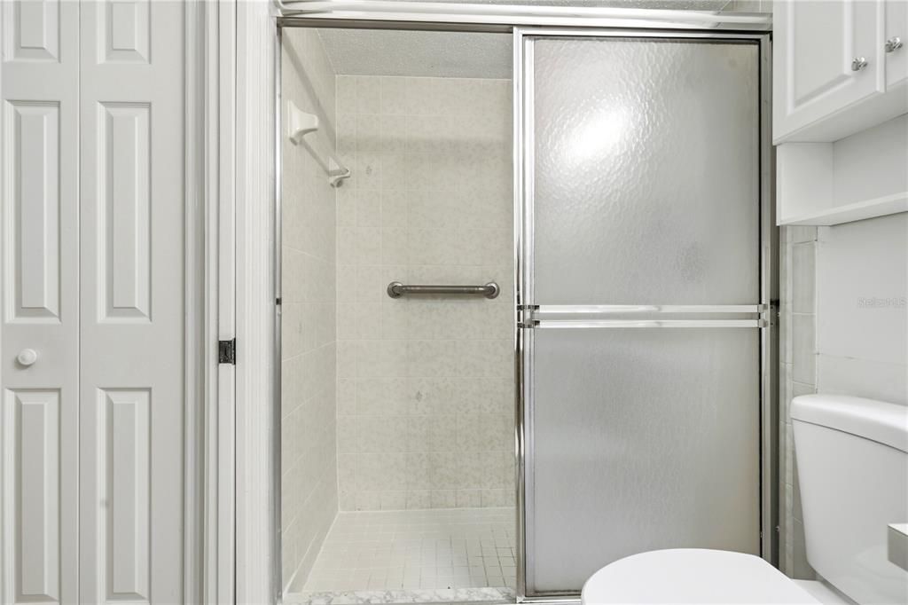 For Sale: $220,000 (3 beds, 2 baths, 1259 Square Feet)