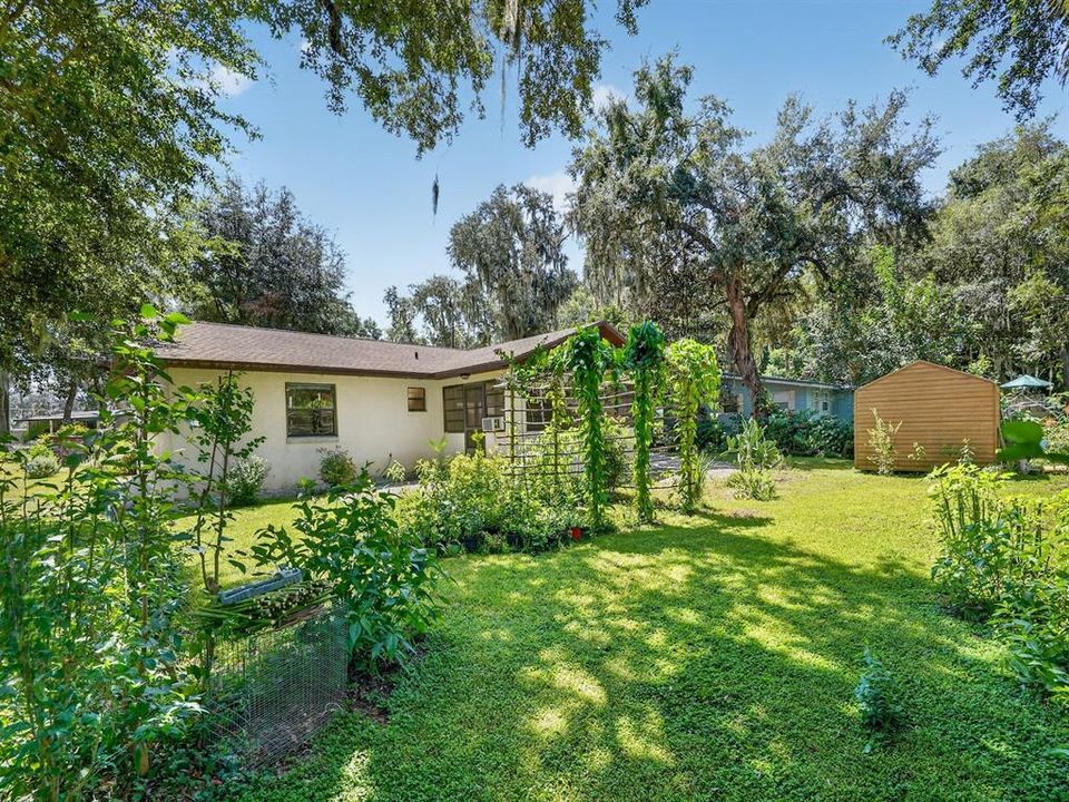На продажу: $169,000 (2 спален, 2 ванн, 1144 Квадратных фут)