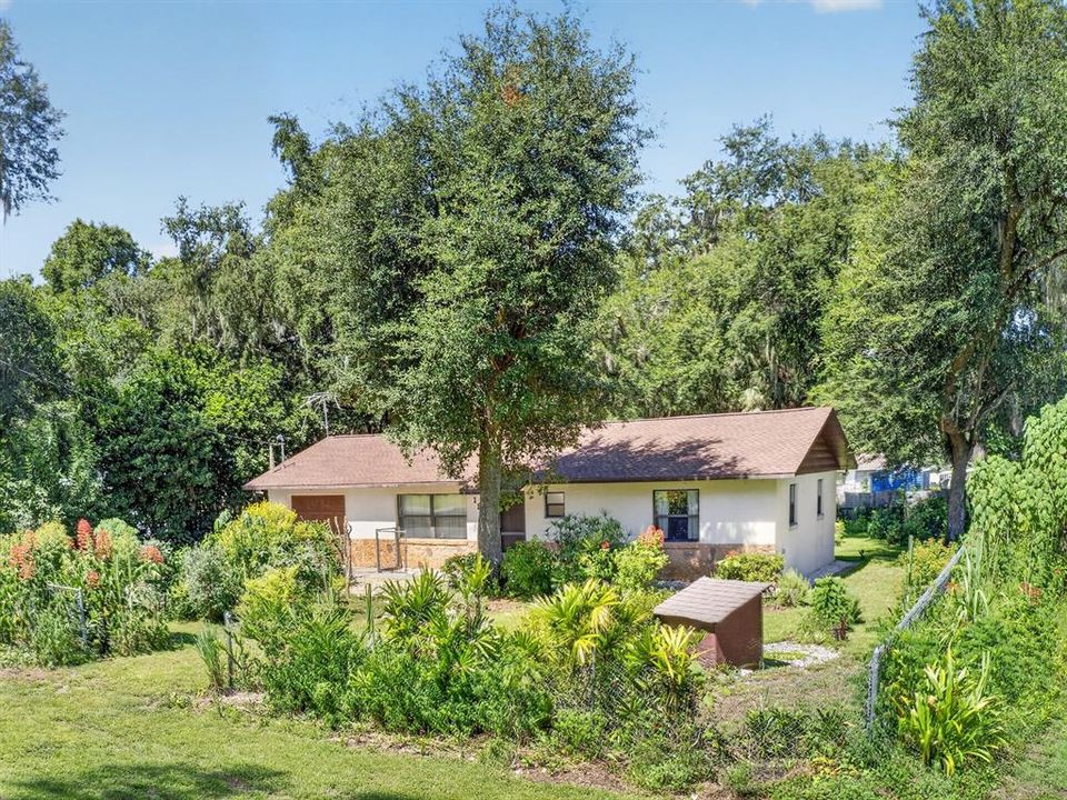 На продажу: $169,000 (2 спален, 2 ванн, 1144 Квадратных фут)