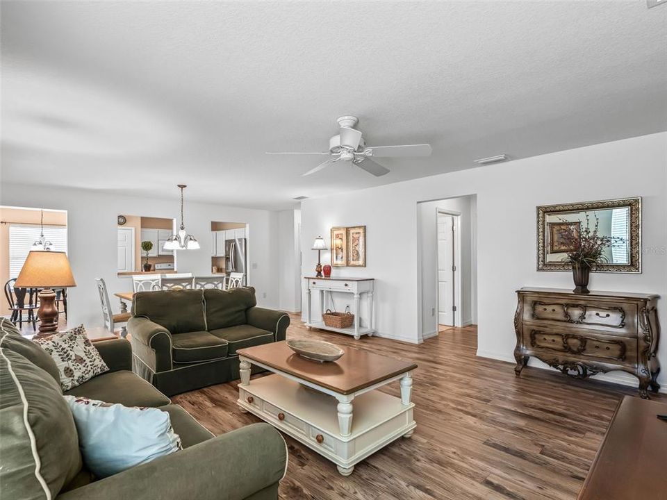 For Sale: $375,000 (3 beds, 2 baths, 1488 Square Feet)