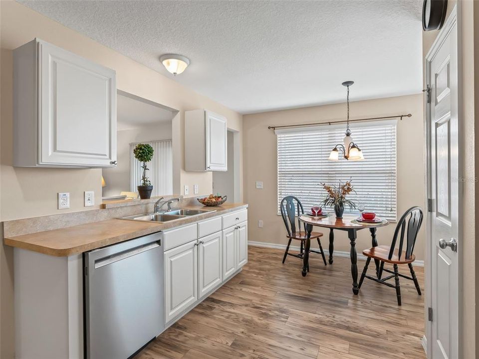 For Sale: $375,000 (3 beds, 2 baths, 1488 Square Feet)