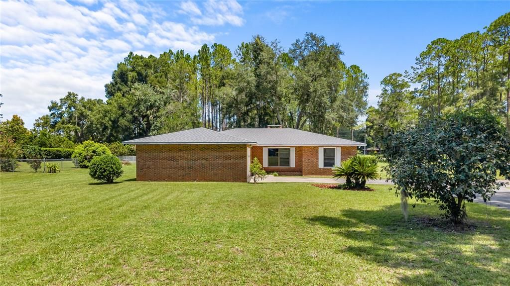 En Venta: $300,000 (3 camas, 2 baños, 1572 Pies cuadrados)