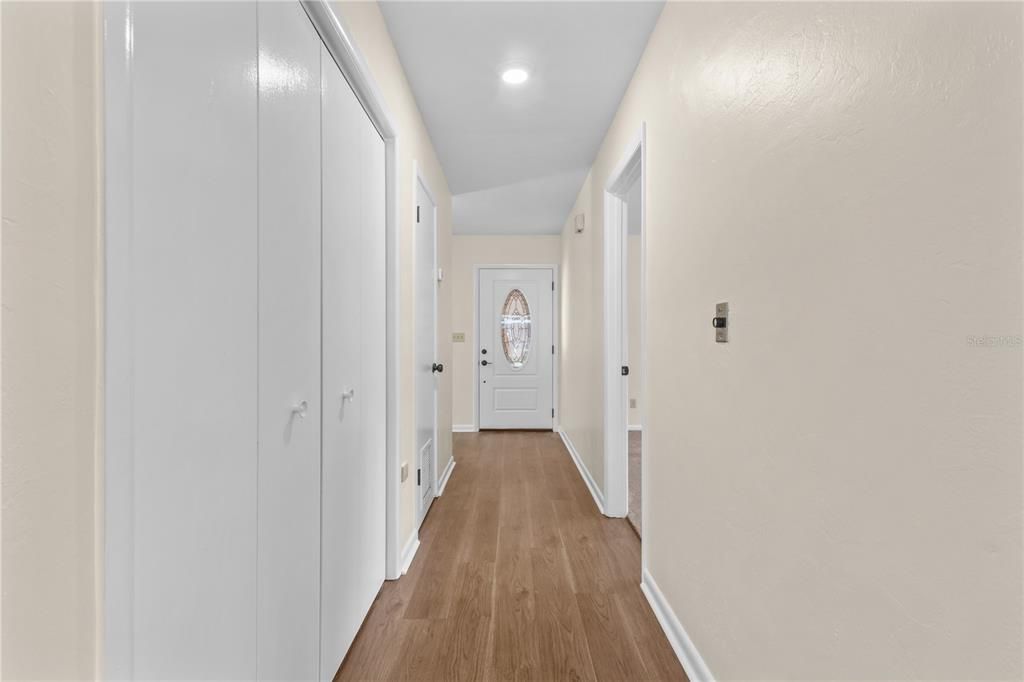 En Venta: $300,000 (3 camas, 2 baños, 1572 Pies cuadrados)