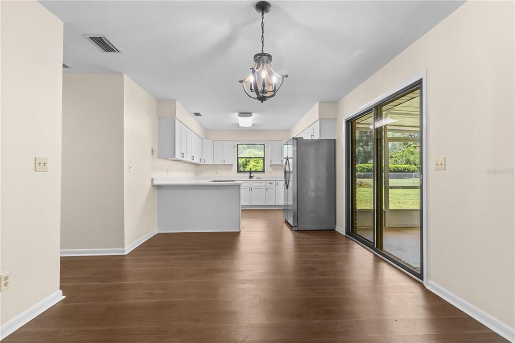En Venta: $300,000 (3 camas, 2 baños, 1572 Pies cuadrados)