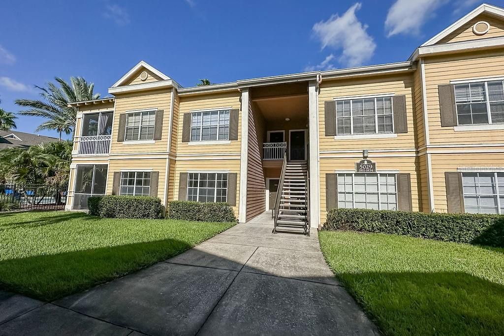 For Rent: $2,200 (3 beds, 2 baths, 1333 Square Feet)