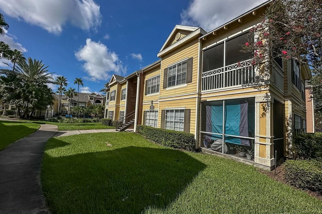 For Rent: $2,200 (3 beds, 2 baths, 1333 Square Feet)