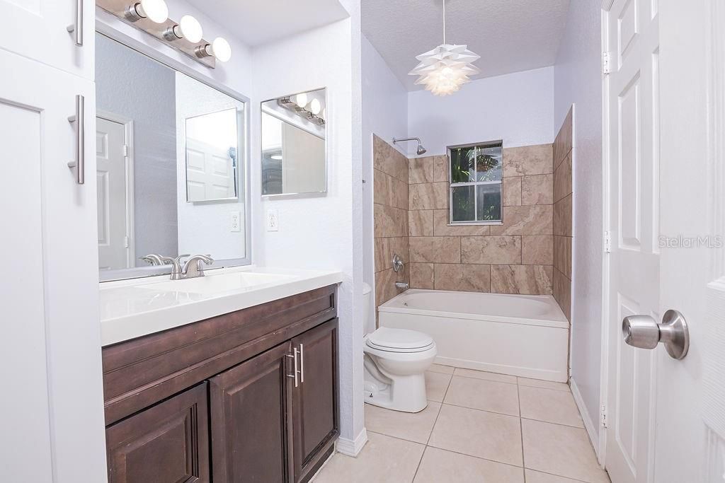For Rent: $2,200 (3 beds, 2 baths, 1333 Square Feet)