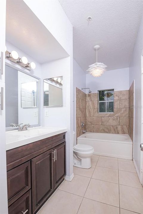 For Rent: $2,200 (3 beds, 2 baths, 1333 Square Feet)