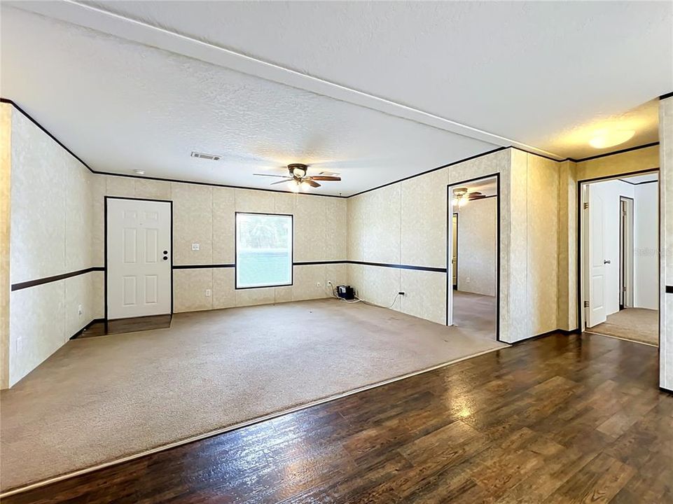 For Sale: $269,900 (3 beds, 2 baths, 1248 Square Feet)