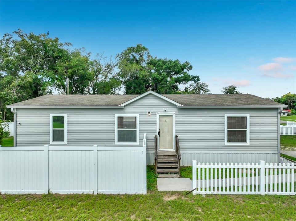 For Sale: $269,900 (3 beds, 2 baths, 1248 Square Feet)
