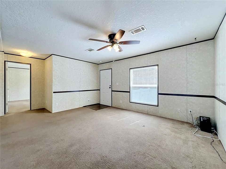 For Sale: $269,900 (3 beds, 2 baths, 1248 Square Feet)