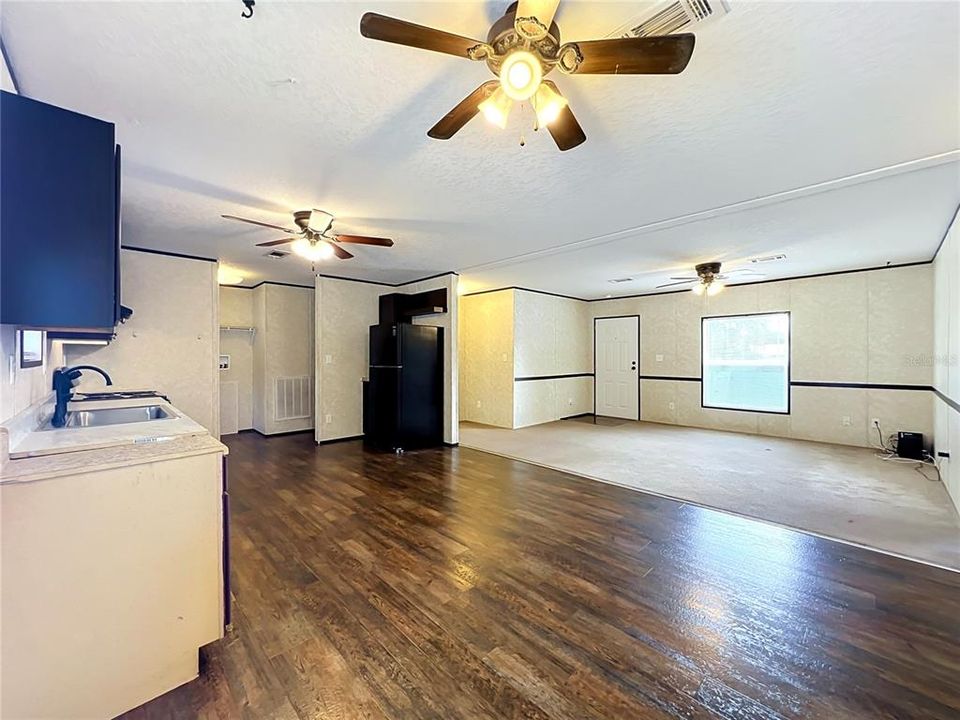 For Sale: $269,900 (3 beds, 2 baths, 1248 Square Feet)