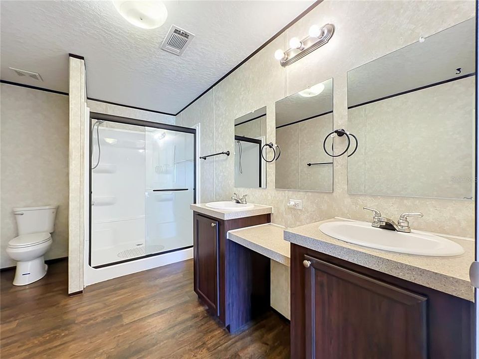 For Sale: $269,900 (3 beds, 2 baths, 1248 Square Feet)