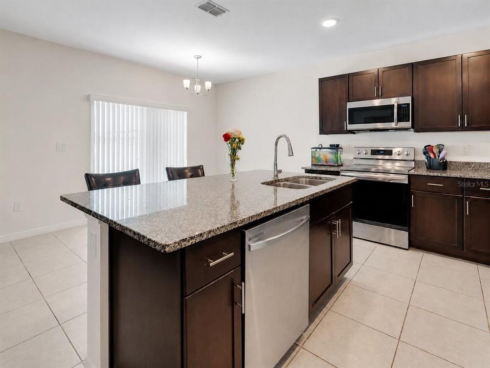 En Venta: $239,990 (3 camas, 2 baños, 1445 Pies cuadrados)