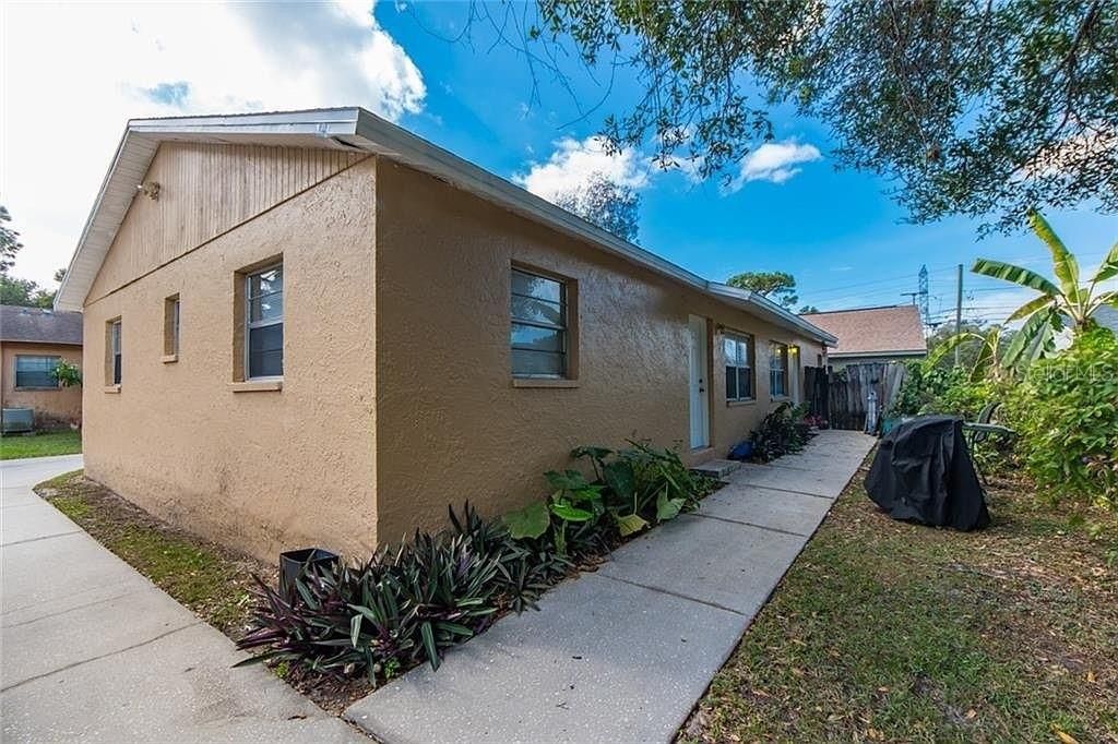 For Sale: $699,990 (7 beds, 0 baths, 2512 Square Feet)