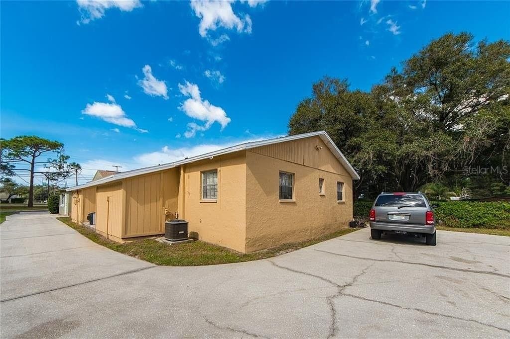 For Sale: $699,990 (7 beds, 0 baths, 2512 Square Feet)