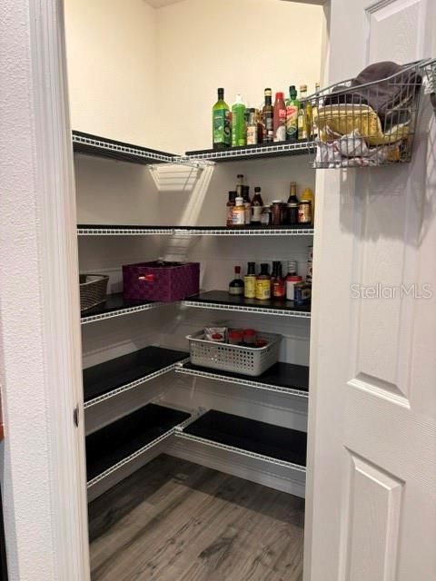 На продажу: $379,900 (4 спален, 2 ванн, 1820 Квадратных фут)