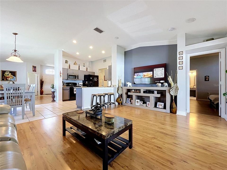 For Sale: $385,000 (3 beds, 2 baths, 1858 Square Feet)