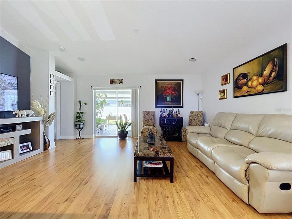 For Sale: $385,000 (3 beds, 2 baths, 1858 Square Feet)